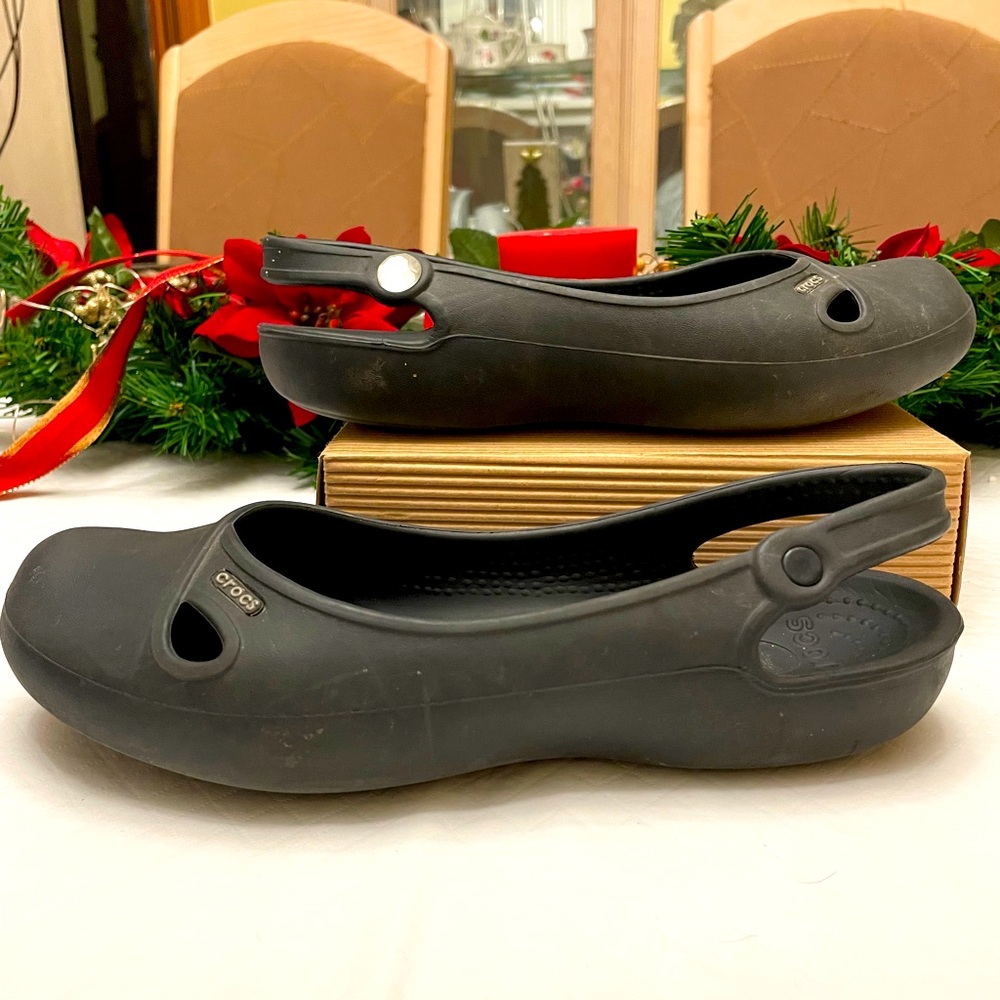 🦋🦋 Two /$20.00 o 🦋🦋Crocs Size 7 Charcoal Coloured Slip-On Sandals. GUC
